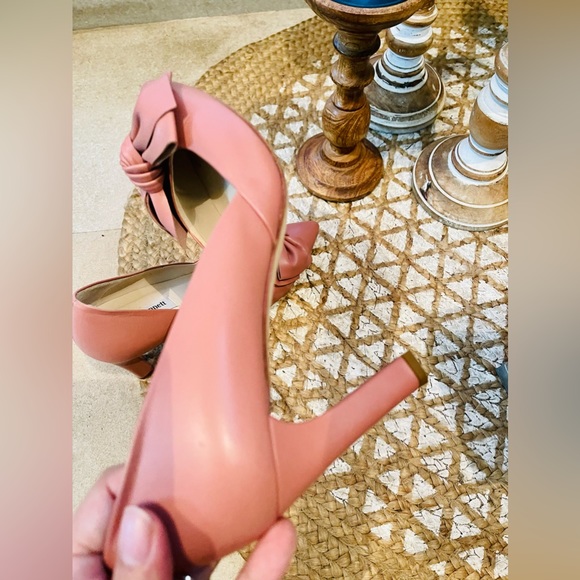 🚫 Sold 🚫 L.K. Bennett Pumps - Picture 4 of 8